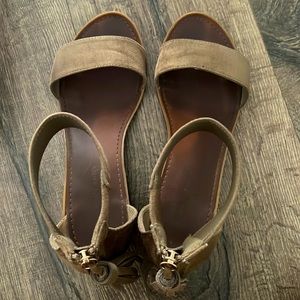 Tan/brown sandal
